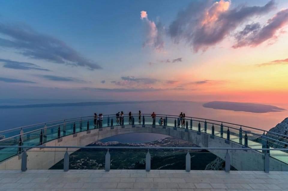 Apartment Matilda - Seaview & Parking Makarska Exterior foto